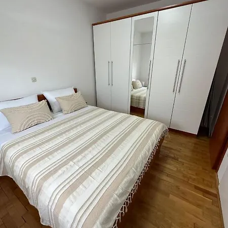 Bella With Free Parking Apartman Promajna