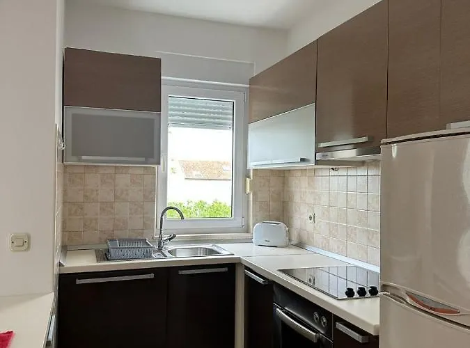 Apartman Bella With Free Parking Promajna